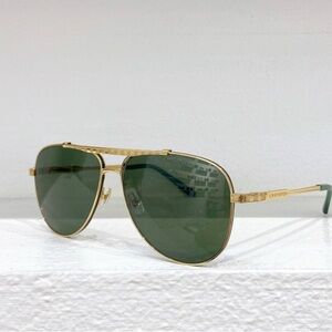 Levi's Gold Frame Aviator Sunglasses